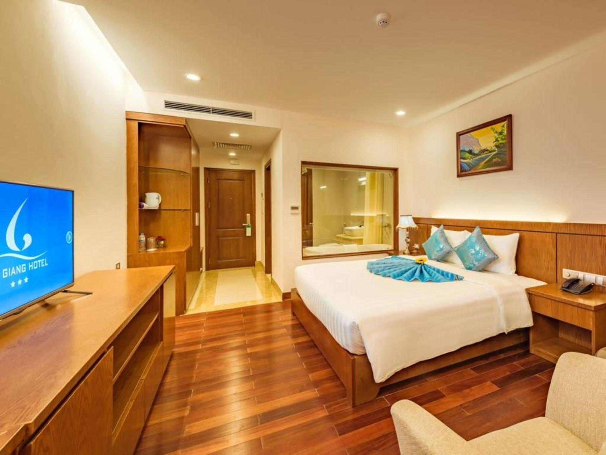 Lam Giang Hotel Vinh Exterior foto