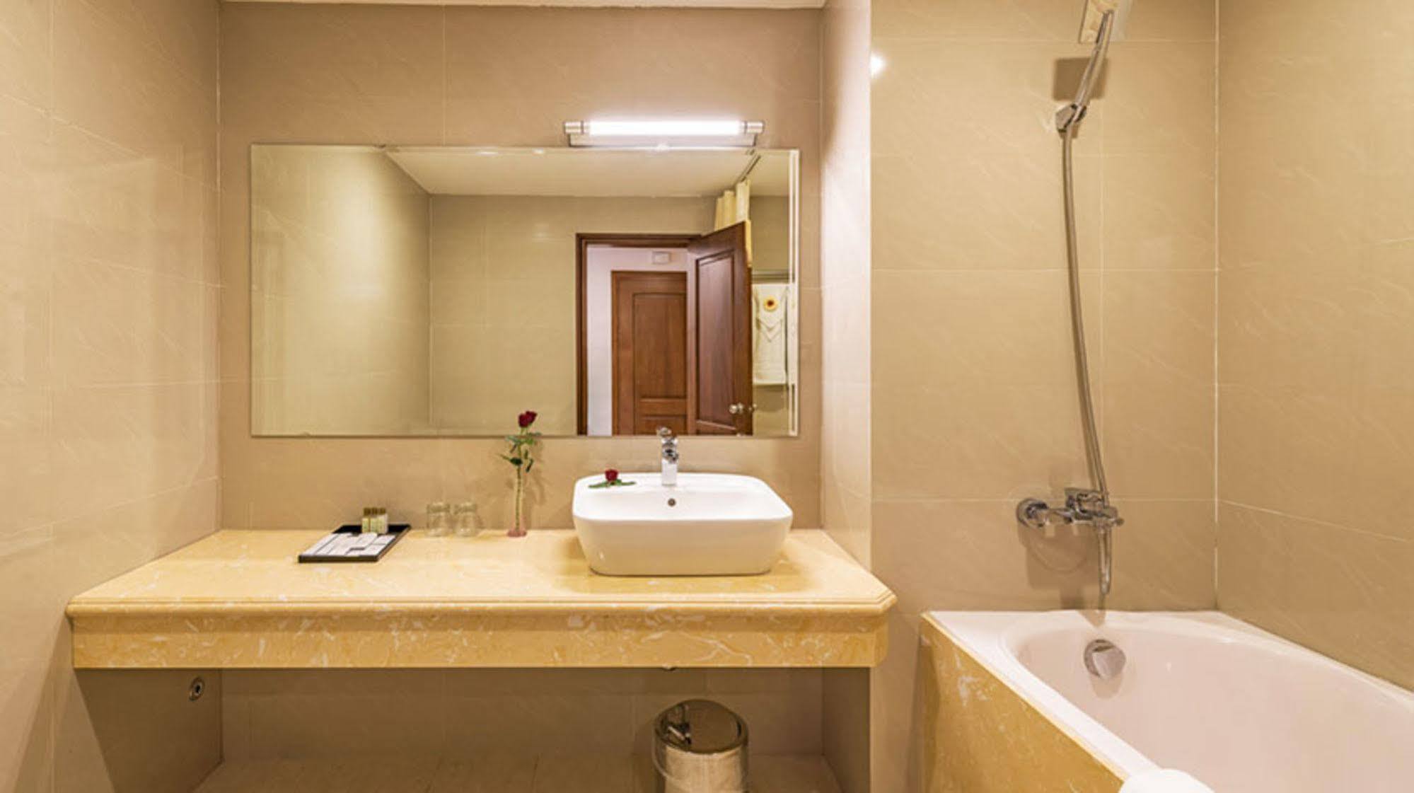Lam Giang Hotel Vinh Exterior foto